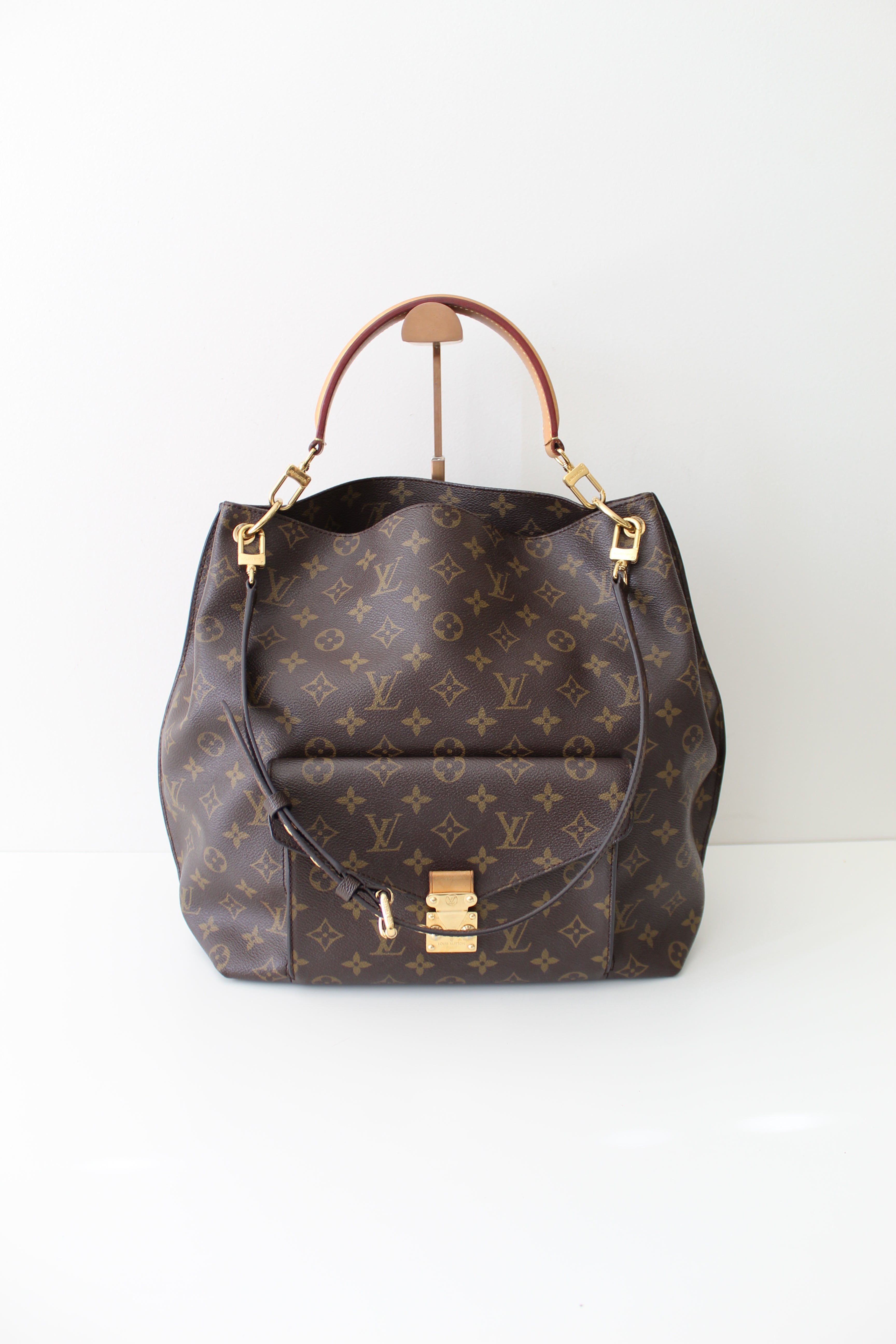 Louis Vuitton Metis Hobo Bag