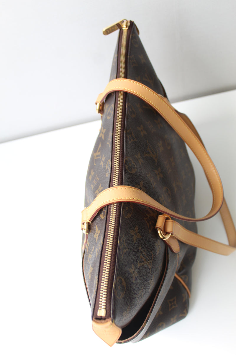 Cozy Neverfull with Zipper? Louis Vuitton Totally