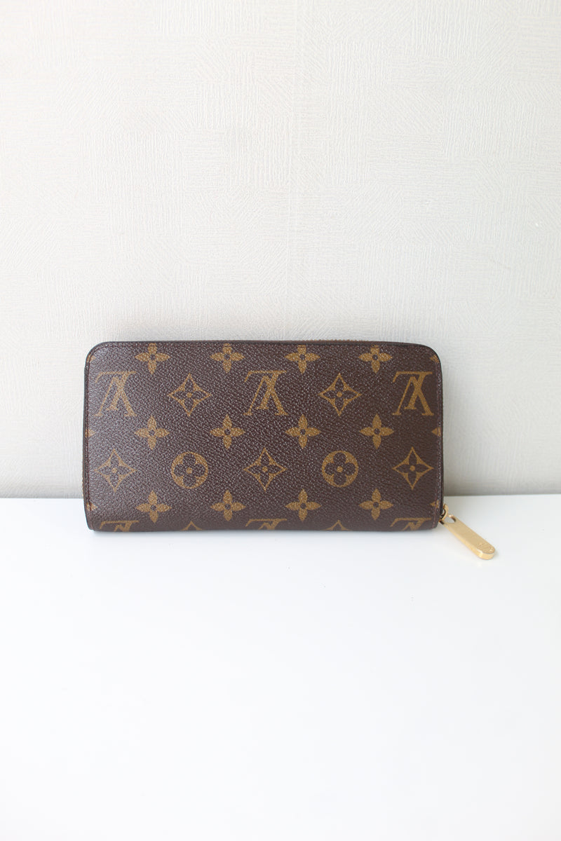 Louis Vuitton  Zippy Wallet