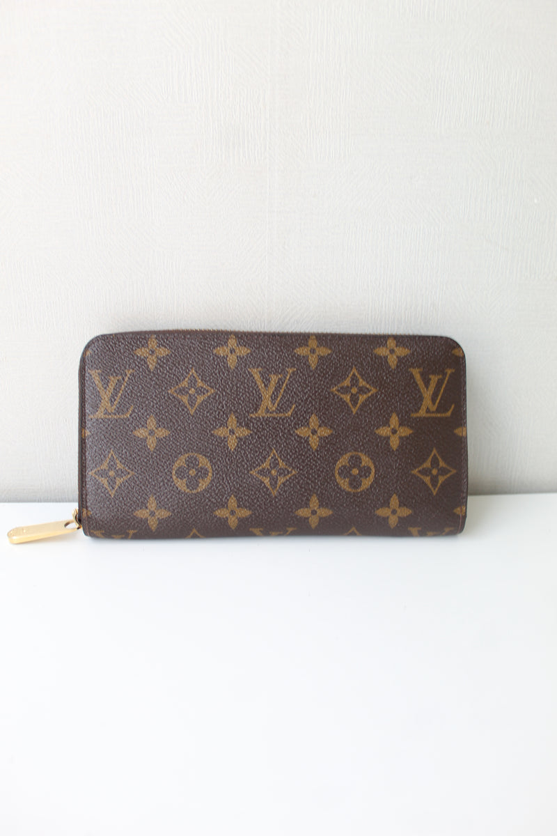 Louis Vuitton  Zippy Wallet