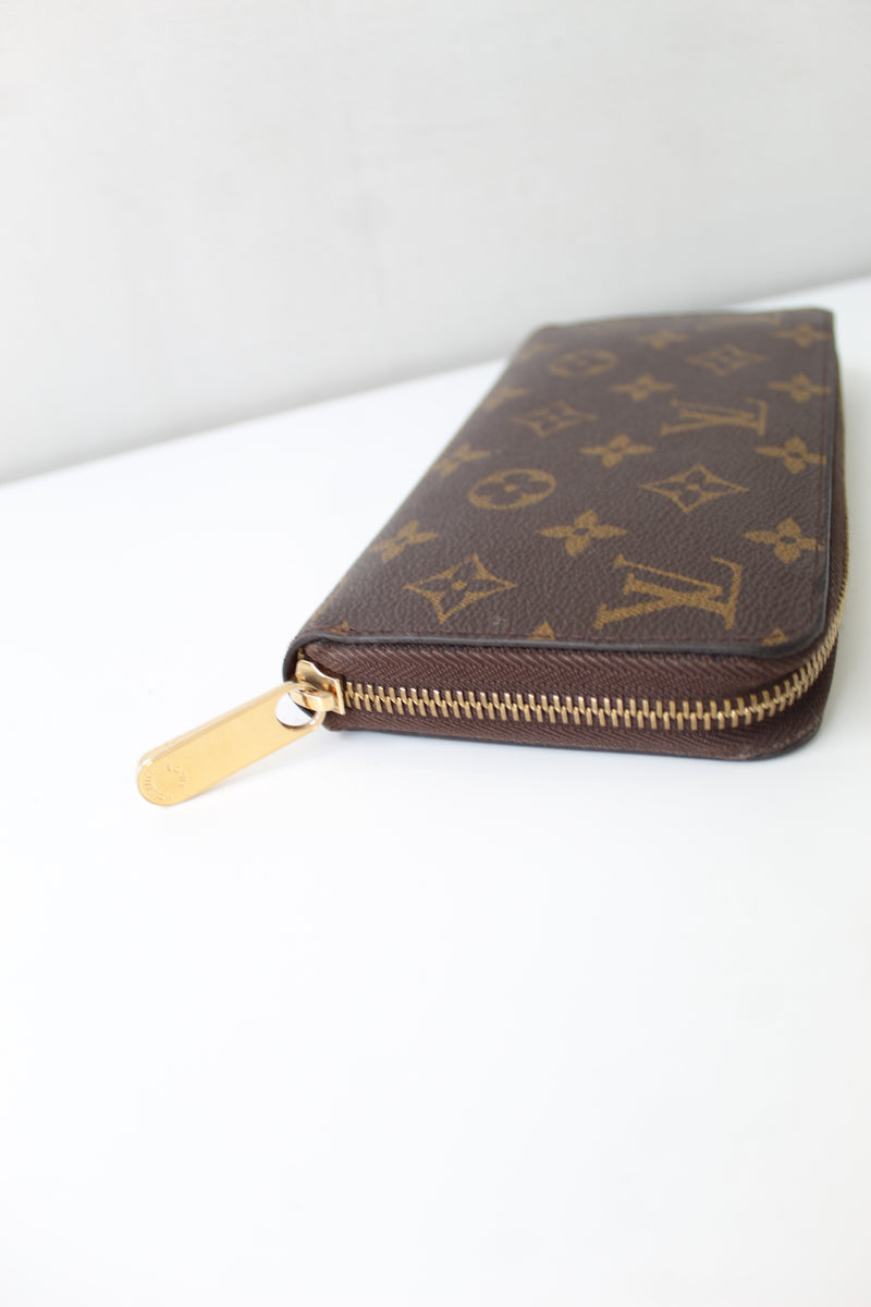 Louis Vuitton  Zippy Wallet