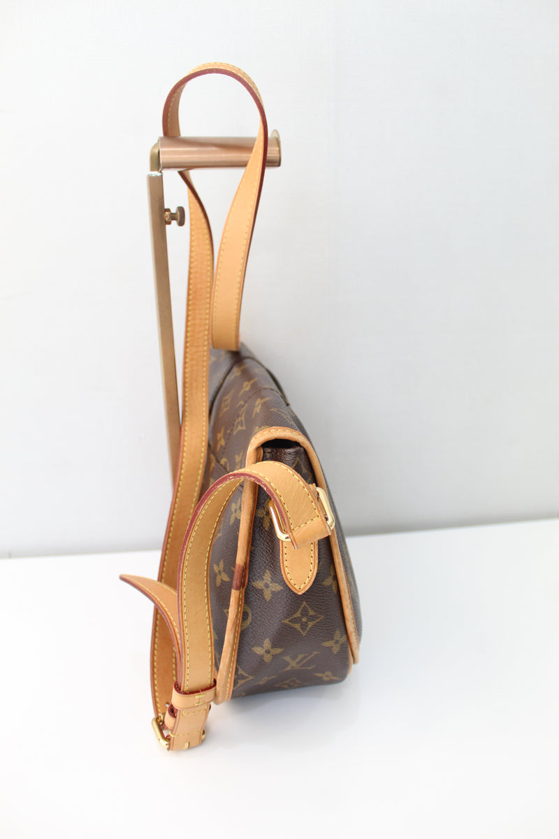 Louis Vuitton Menilmontant PM