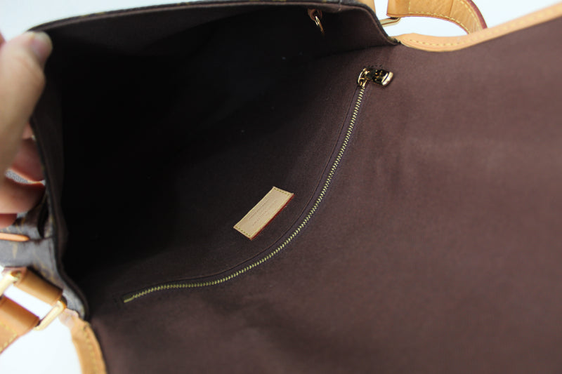Louis Vuitton Menilmontant PM
