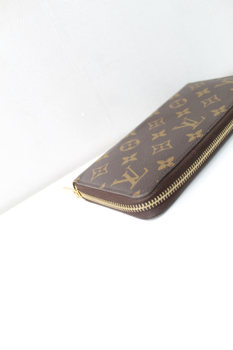 [Draft] Louis Vuitton  Zippy Wallet