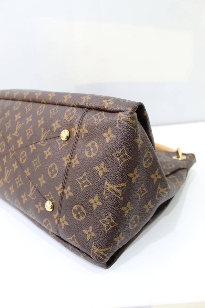 Louis Vuitton Artsy MM