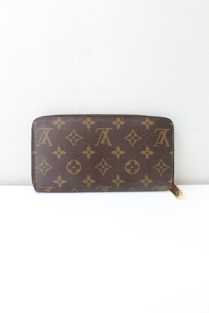 Louis Vuitton  Zippy Wallet