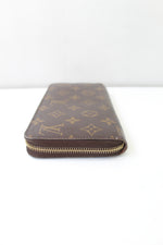 Louis Vuitton  Zippy Wallet