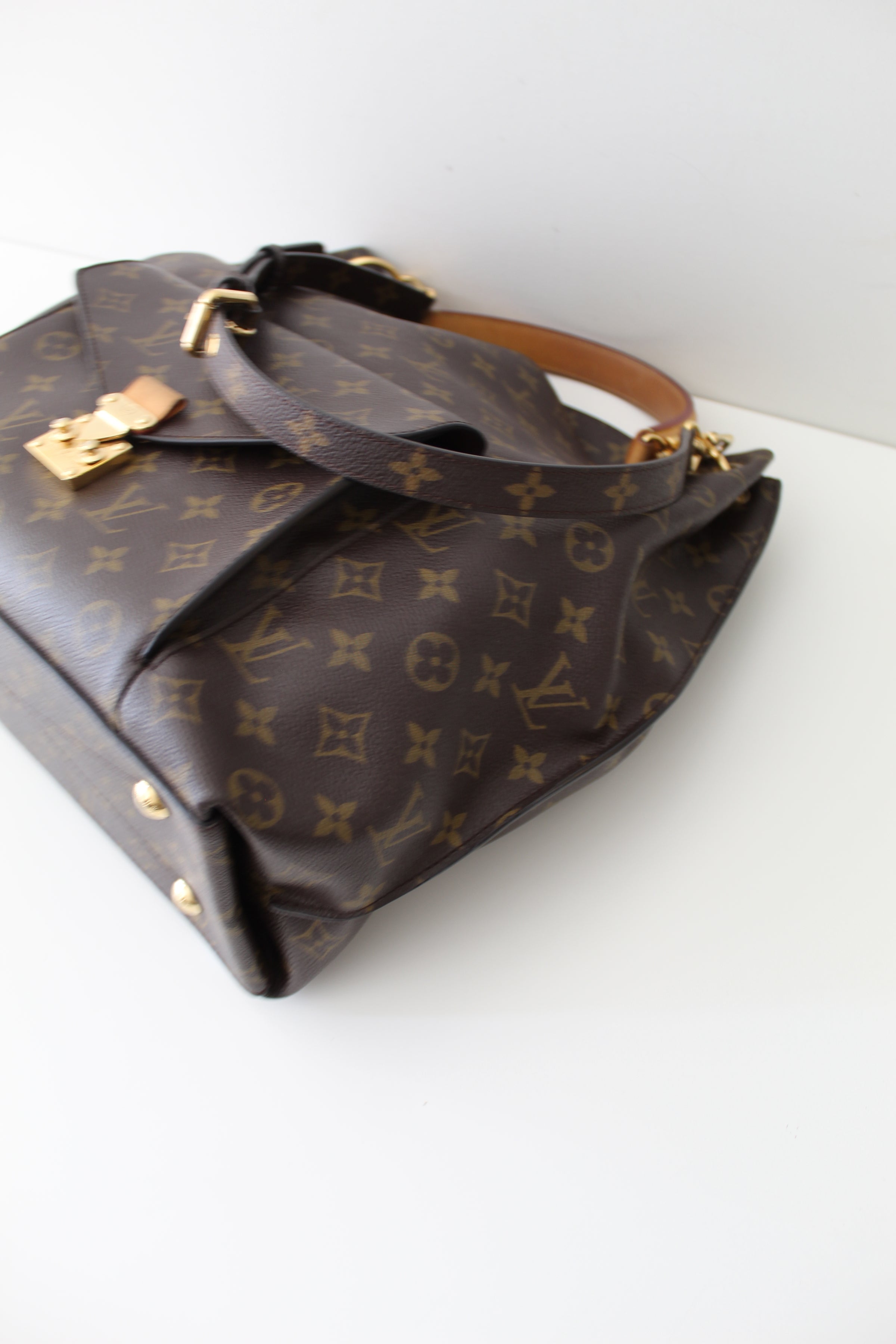 Louis Vuitton Monogram Metis Hobo Bag – Turnabout Luxury Resale
