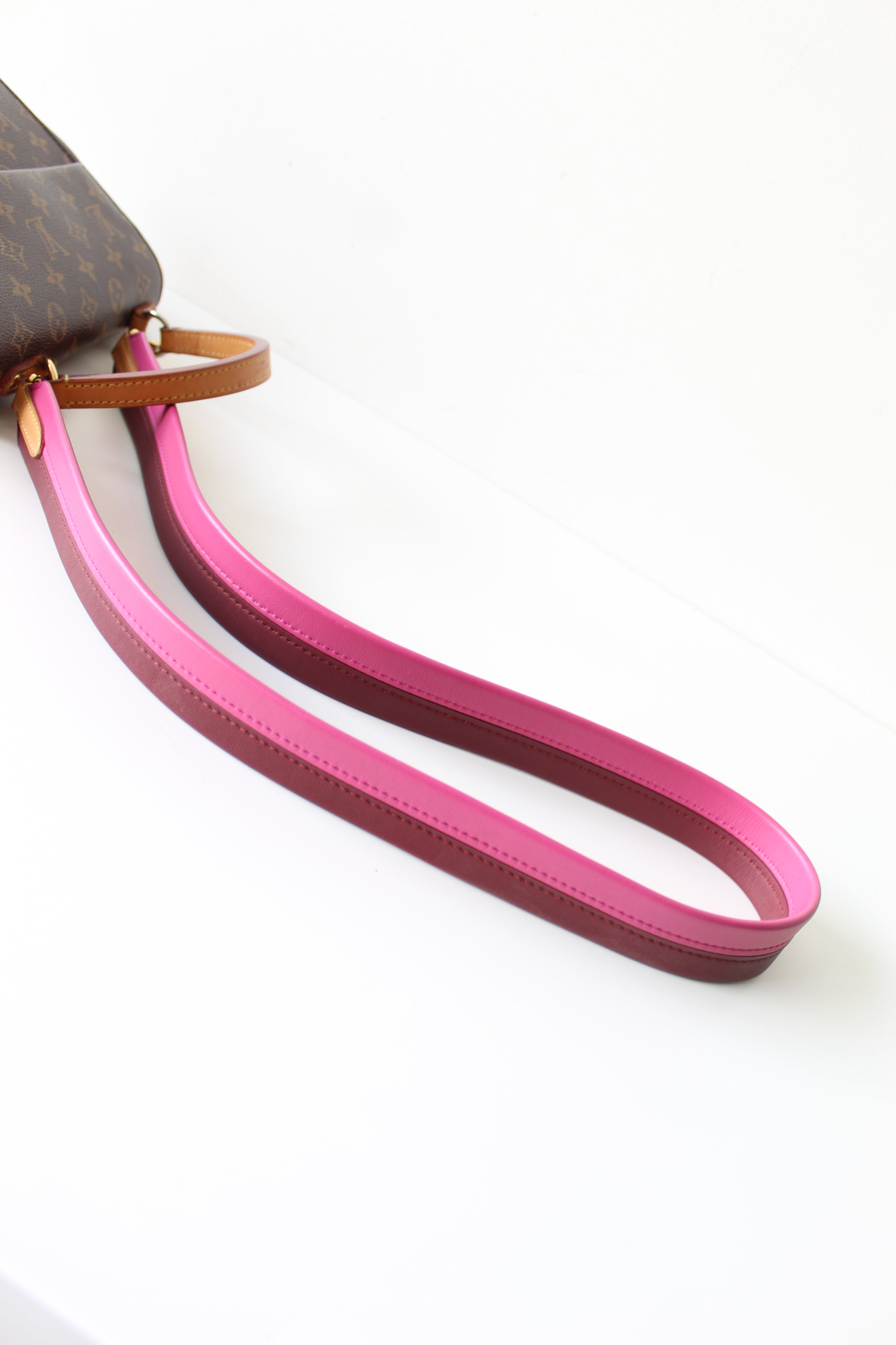 Louis Vuitton CLUNY BB Bag Pink Patent leather ref.213139 - Joli Closet