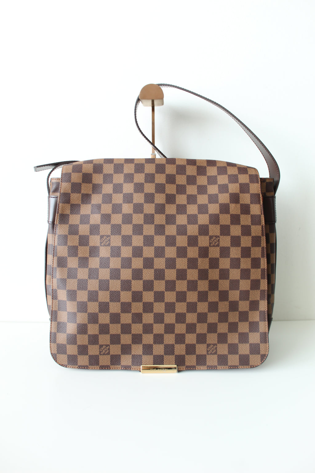 Louis Vuitton Abbesses Messenger Bag – Chic To Chic Consignment