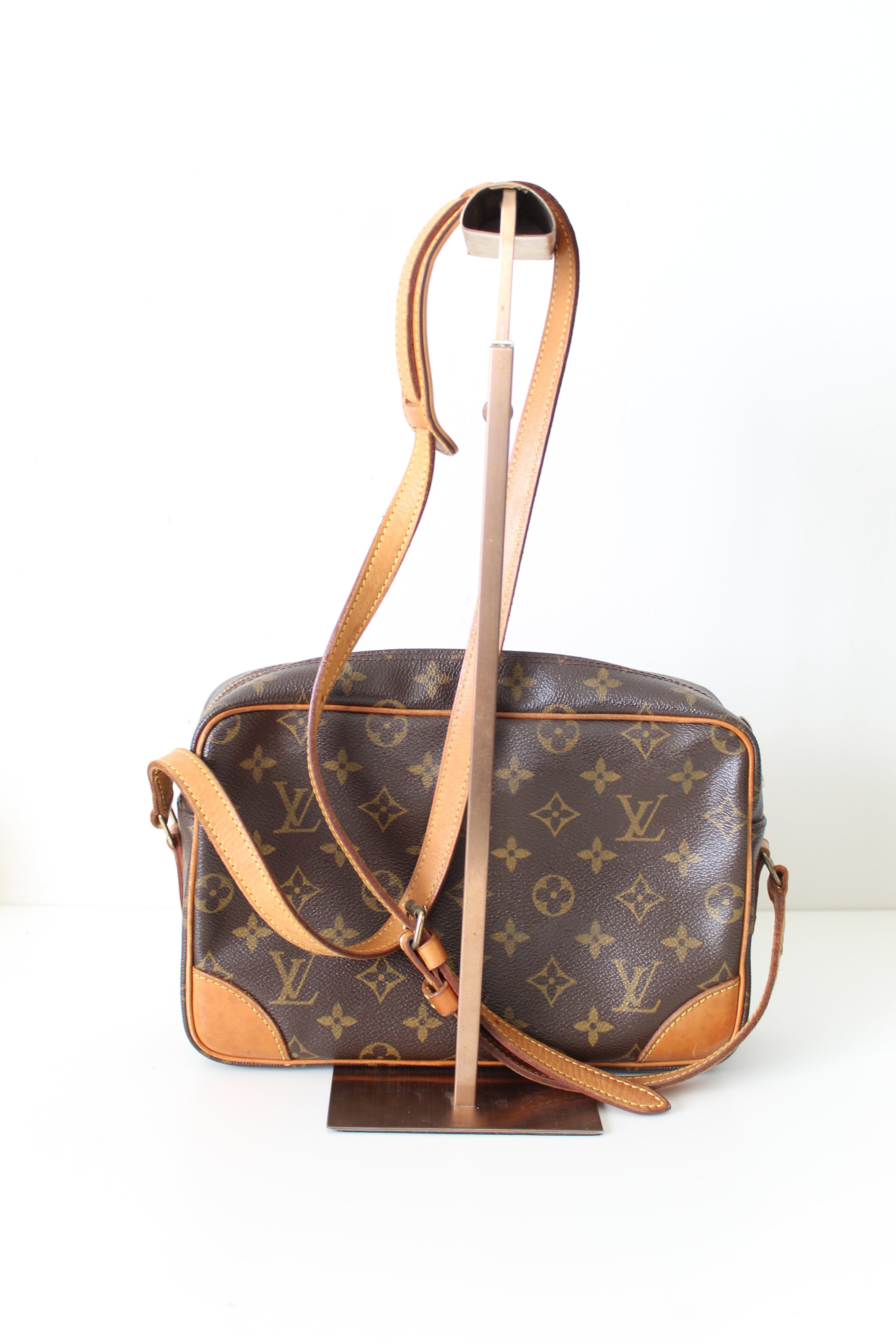 Louis Vuitton Monogram Trocadero 27 Shoulder Bag M51274 LV Auth bs6335  Cloth ref.976070 - Joli Closet