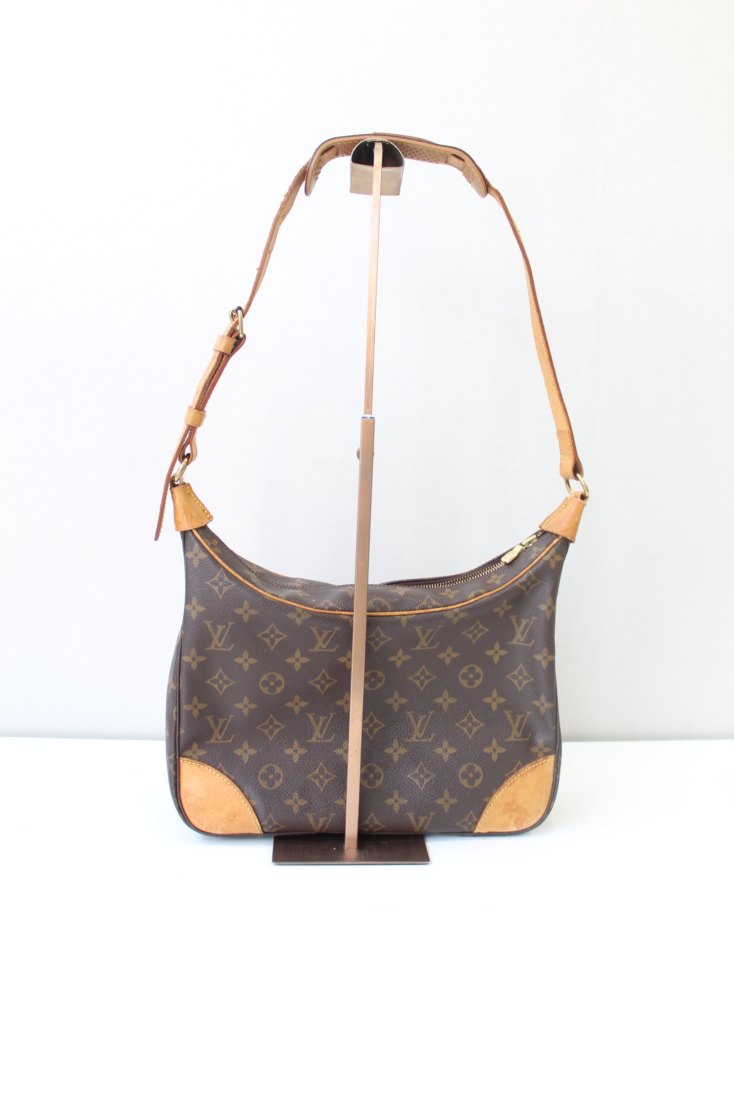 Louis Vuitton Boulogne 30 Shoulder Bag - Farfetch