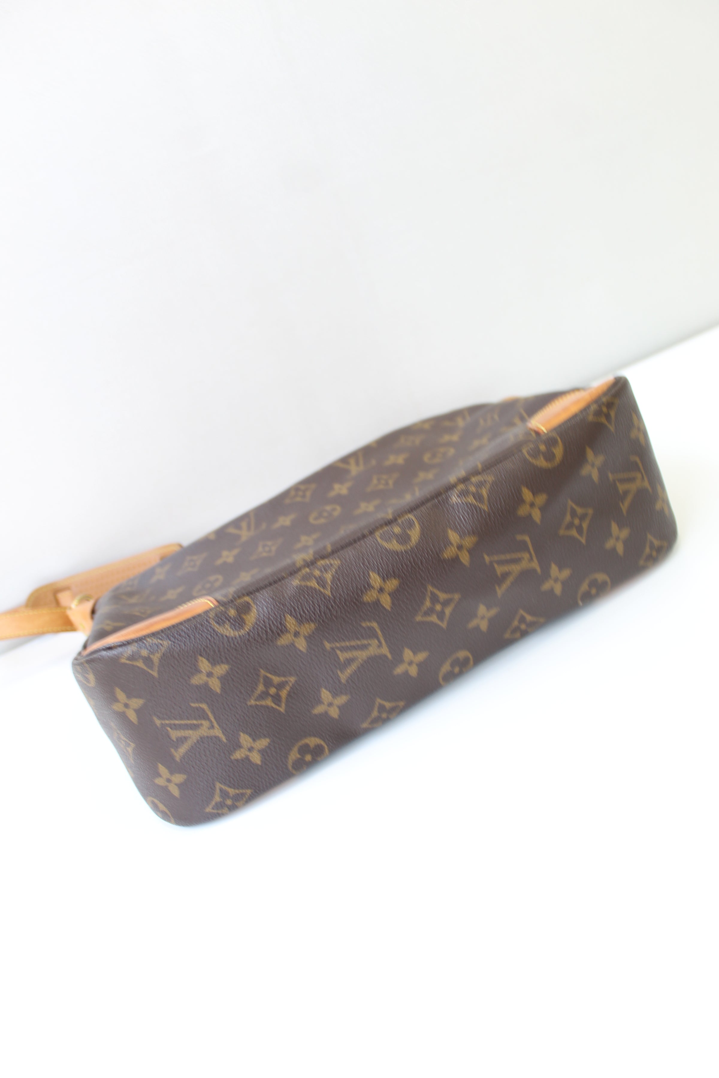Louis Vuitton Shoulder Bag Vintage Boulogne Brown Cloth ref.995323 - Joli  Closet